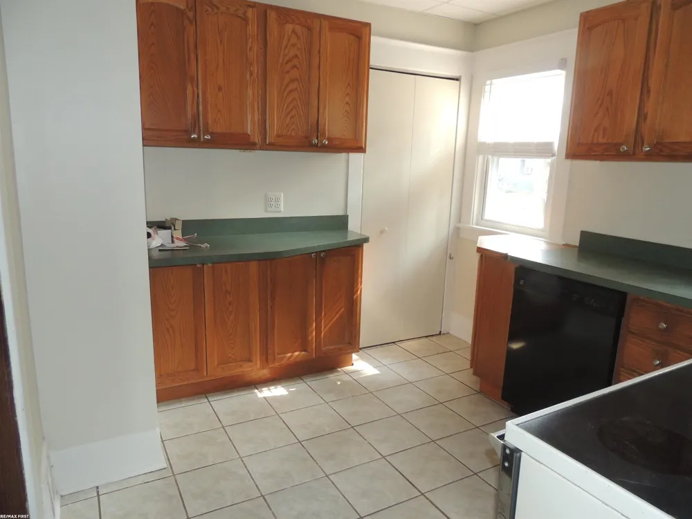 506 Hawthorn Avenue Royal Oak City, MI 48067