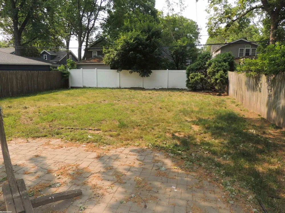 506 Hawthorn Avenue Royal Oak City, MI 48067