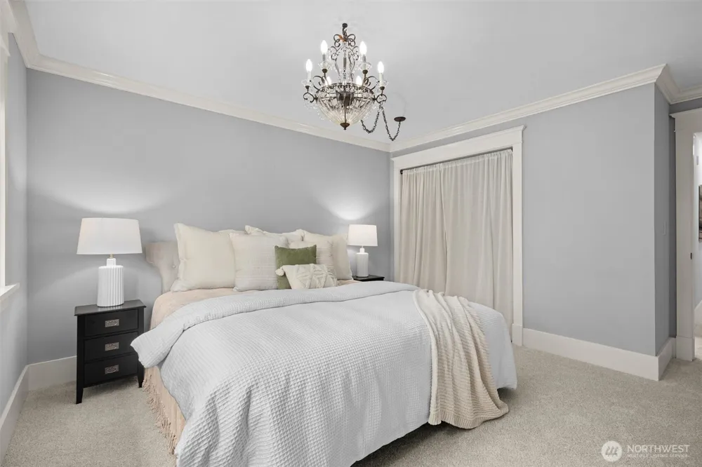 11223 Corliss Avenue #301 Seattle, WA 98133