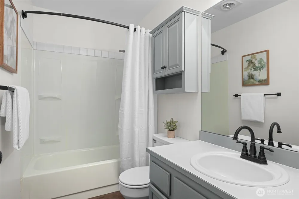 11223 Corliss Avenue #301 Seattle, WA 98133