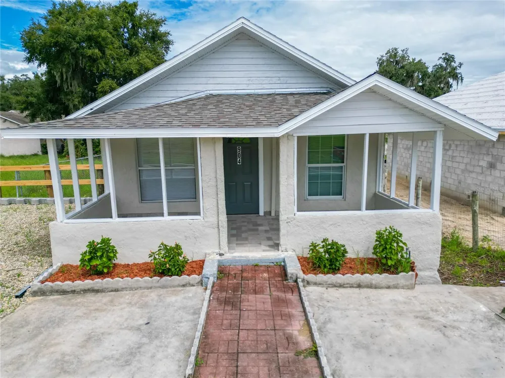 904 WASHINGTON STREET Leesburg, FL 34748