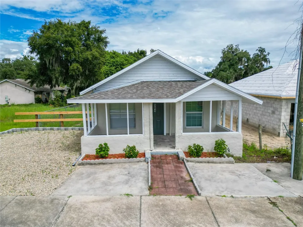 904 WASHINGTON STREET Leesburg, FL 34748