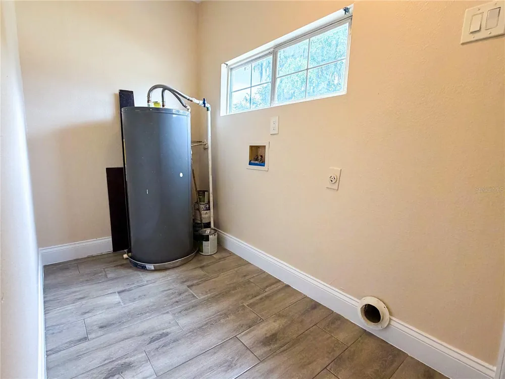 904 WASHINGTON STREET Leesburg, FL 34748