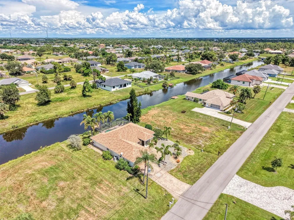 25 TOURNAMENT ROAD Rotonda West, FL 33947
