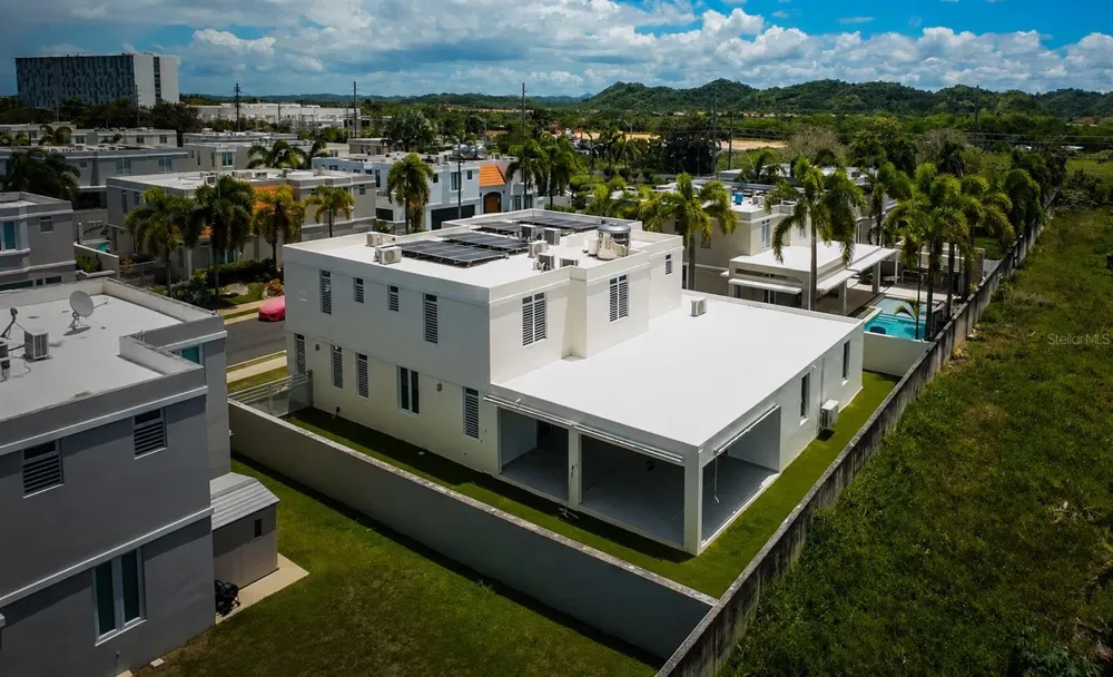 695 Mar del Norte PASEO LOS CORALES II Dorado, PR 00646