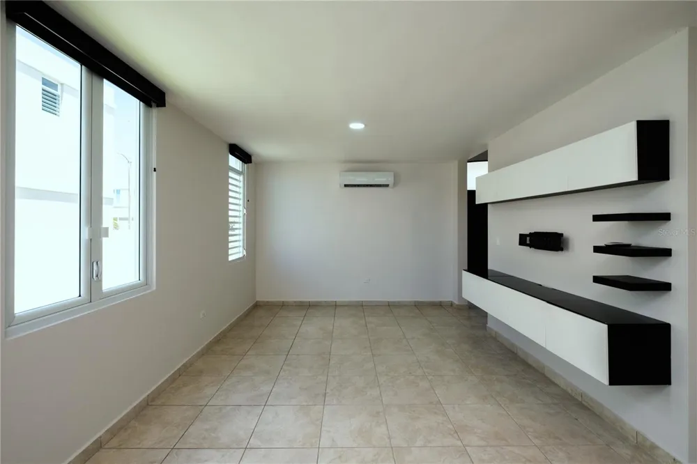 695 Mar del Norte PASEO LOS CORALES II Dorado, PR 00646