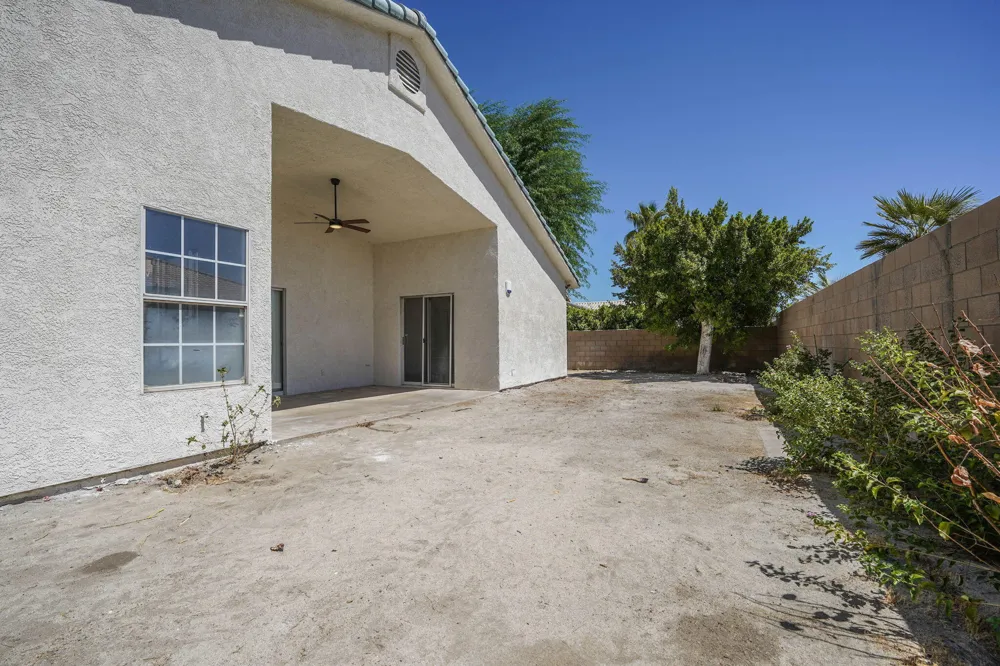 69721 Willow Lane Cathedral City, CA 92234