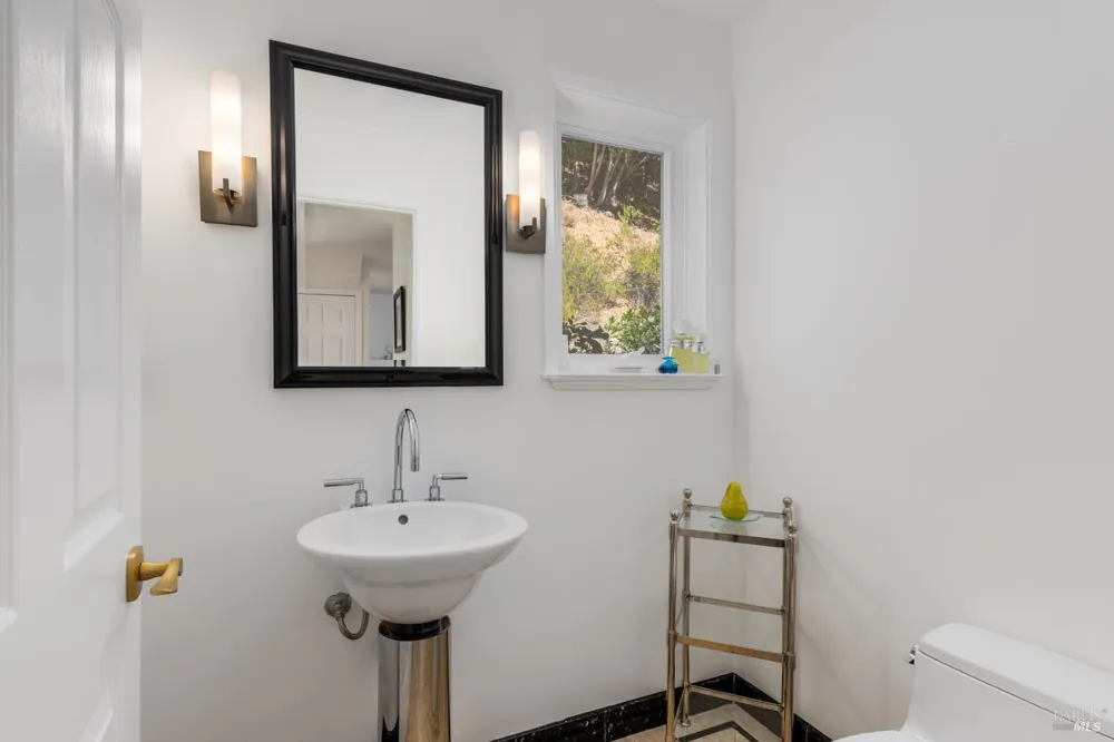 16149 Fern Way Guerneville, CA 95446