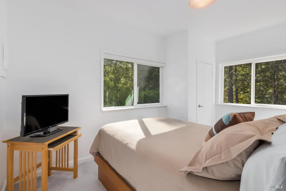 16149 Fern Way Guerneville, CA 95446