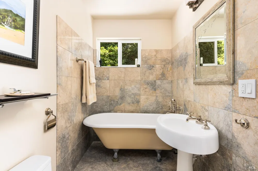 16149 Fern Way Guerneville, CA 95446
