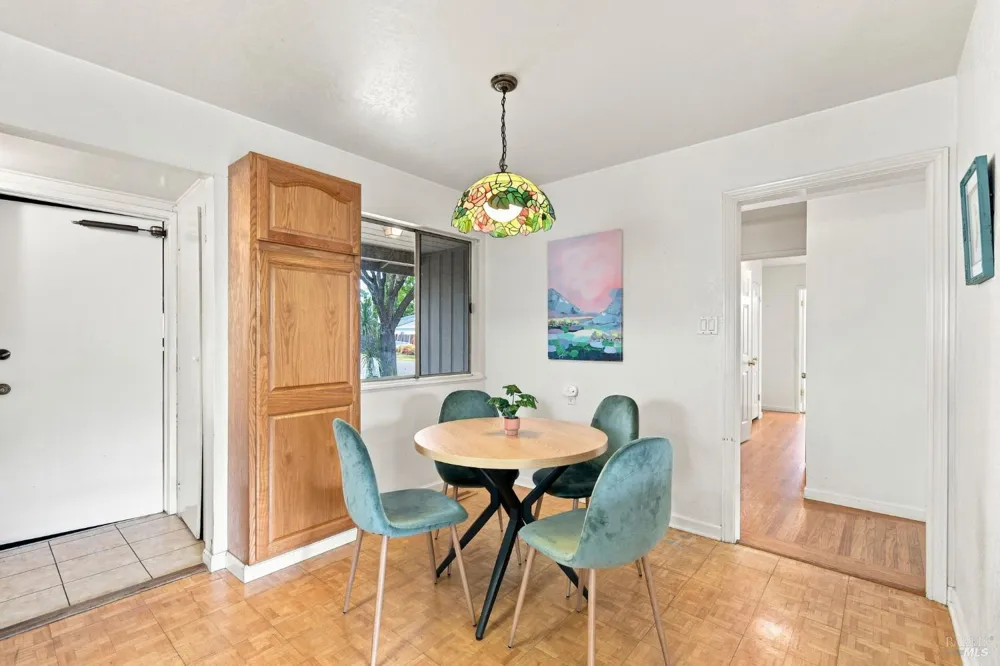 2217 Cheyenne Drive Santa Rosa, CA 95405