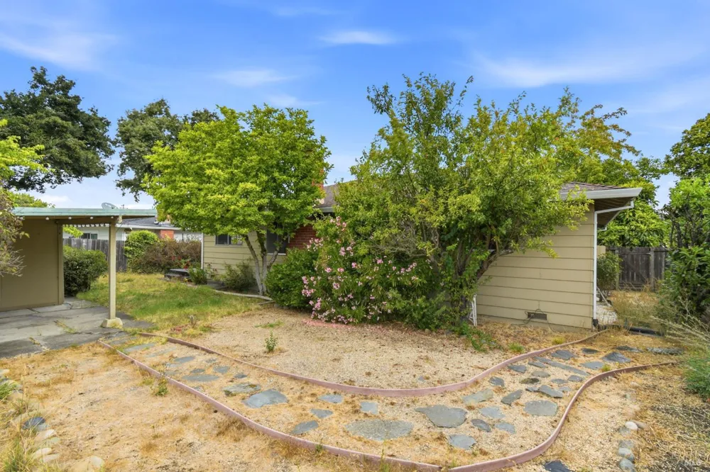 2217 Cheyenne Drive Santa Rosa, CA 95405