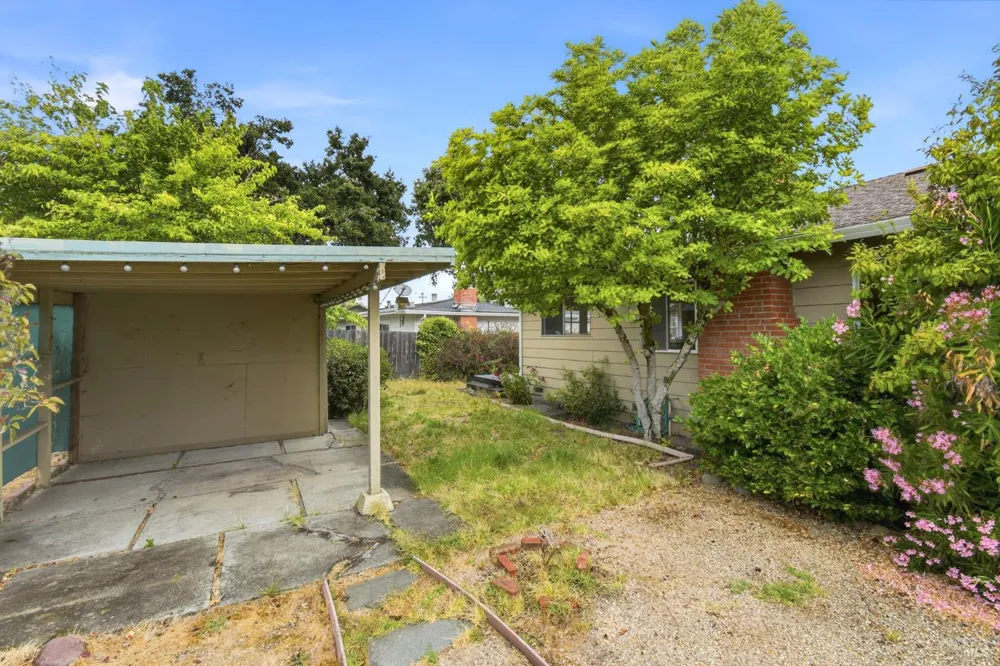 2217 Cheyenne Drive Santa Rosa, CA 95405