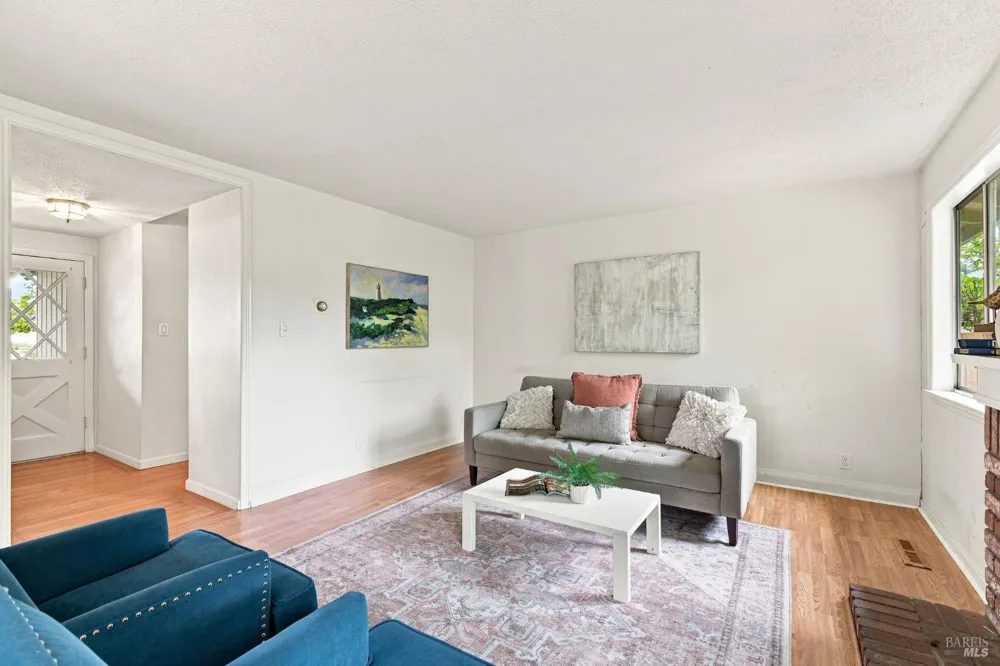 2217 Cheyenne Drive Santa Rosa, CA 95405