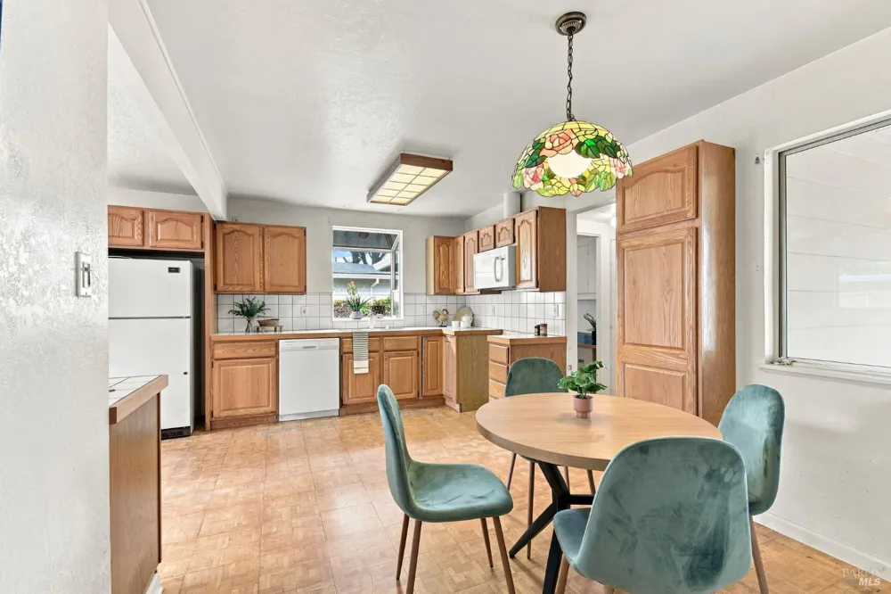 2217 Cheyenne Drive Santa Rosa, CA 95405