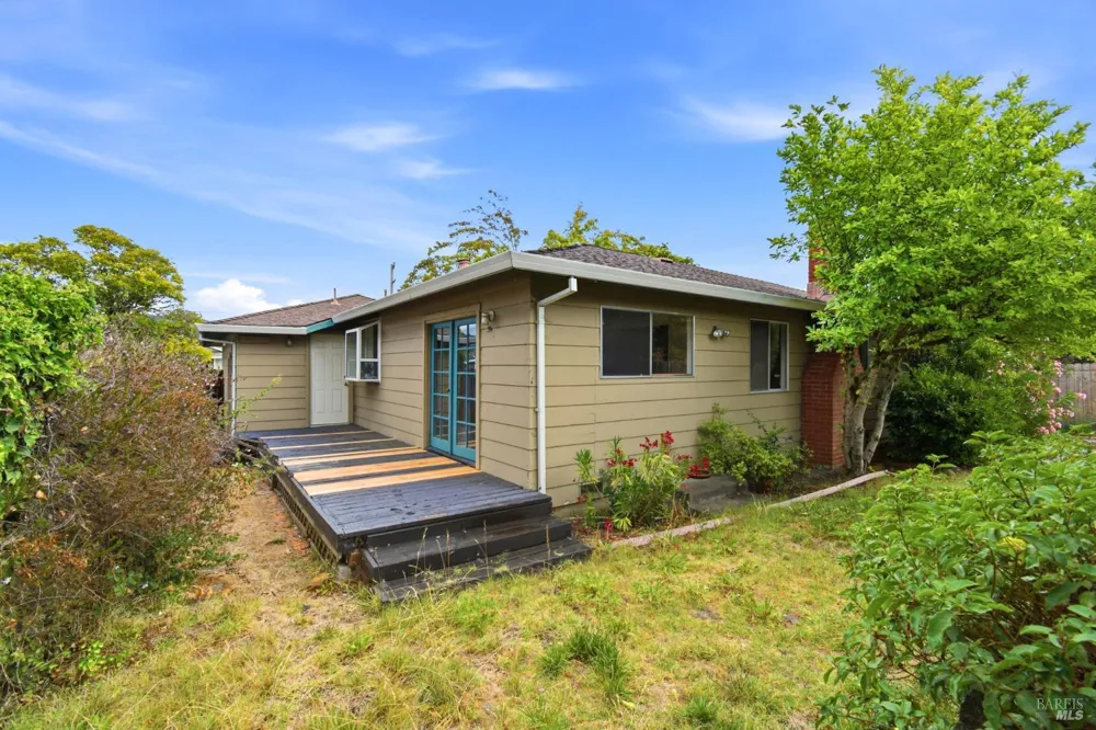 2217 Cheyenne Drive Santa Rosa, CA 95405