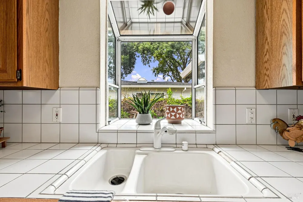 2217 Cheyenne Drive Santa Rosa, CA 95405
