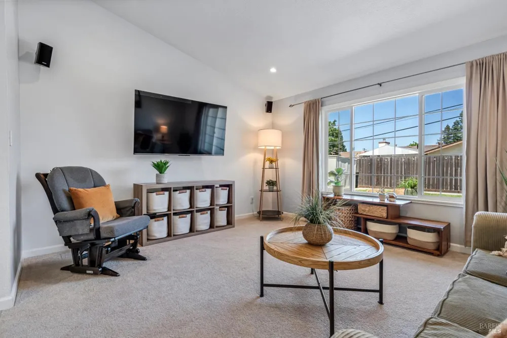 3886 Klamath Way Napa, CA 94558