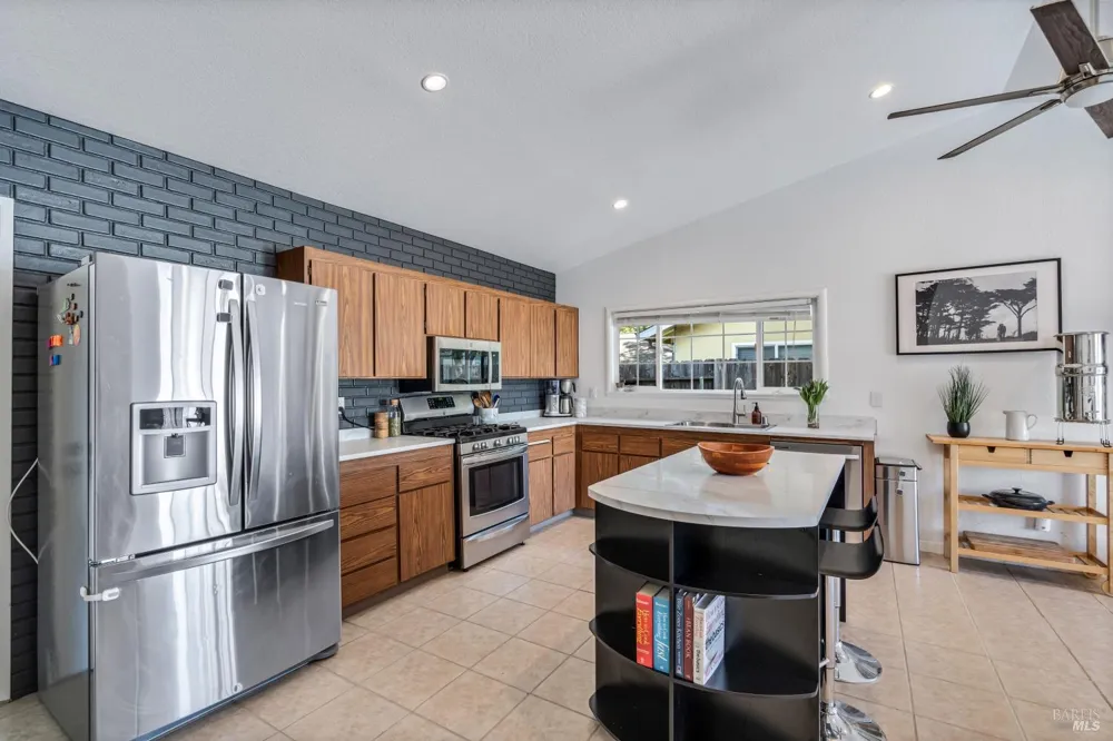 3886 Klamath Way Napa, CA 94558