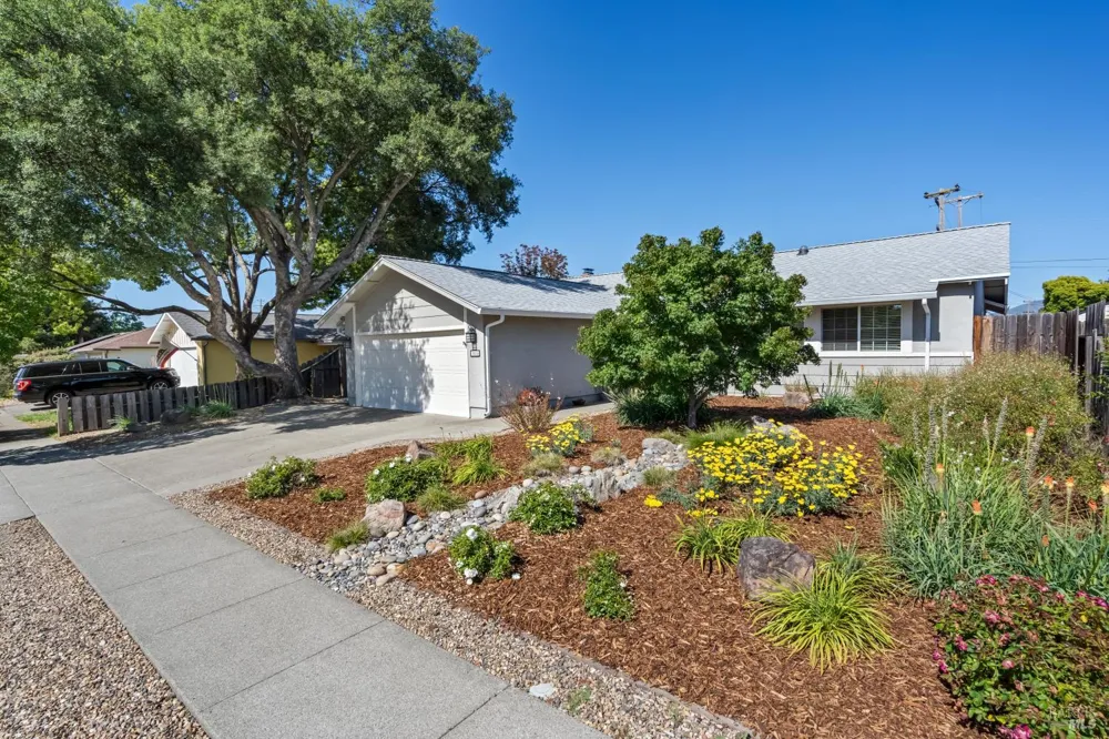 3886 Klamath Way Napa, CA 94558