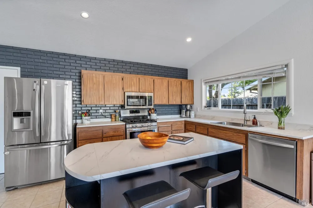 3886 Klamath Way Napa, CA 94558