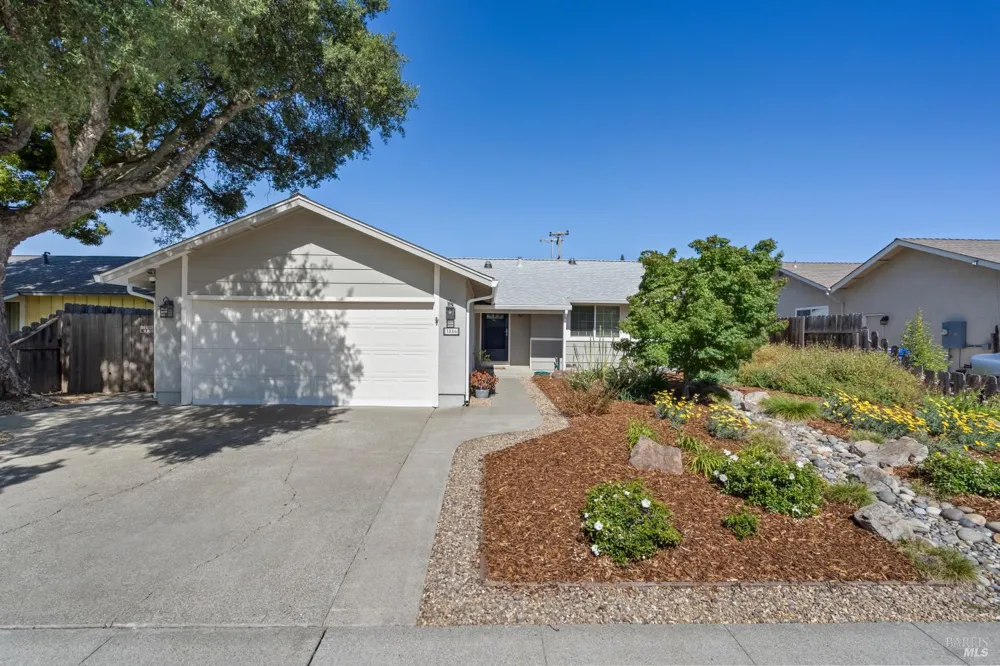 3886 Klamath Way Napa, CA 94558