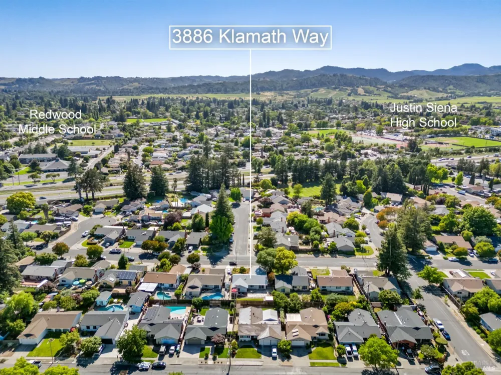 3886 Klamath Way Napa, CA 94558