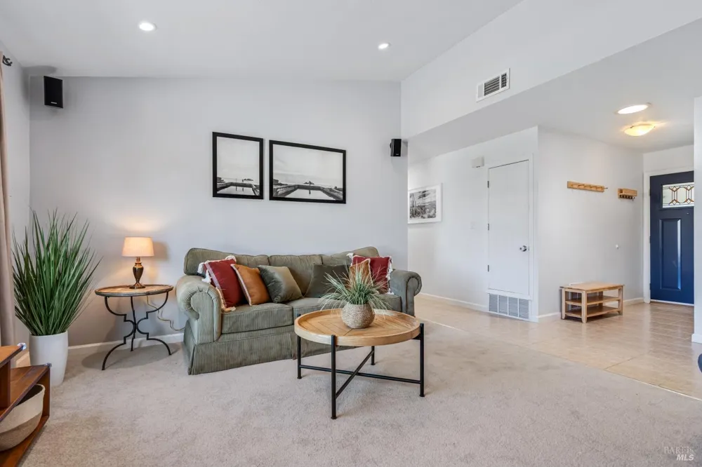 3886 Klamath Way Napa, CA 94558
