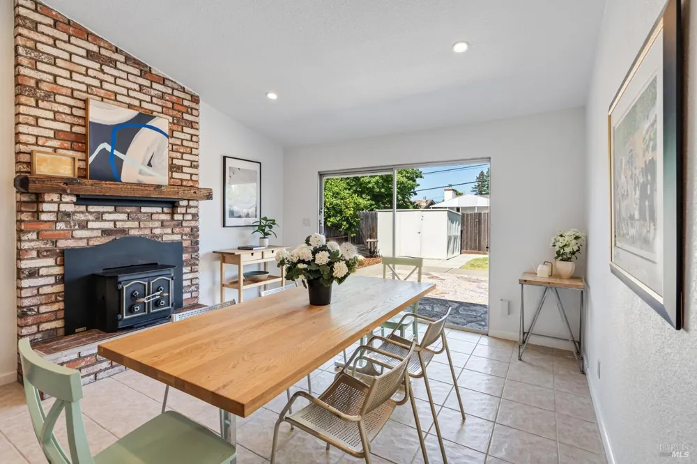 3886 Klamath Way Napa, CA 94558