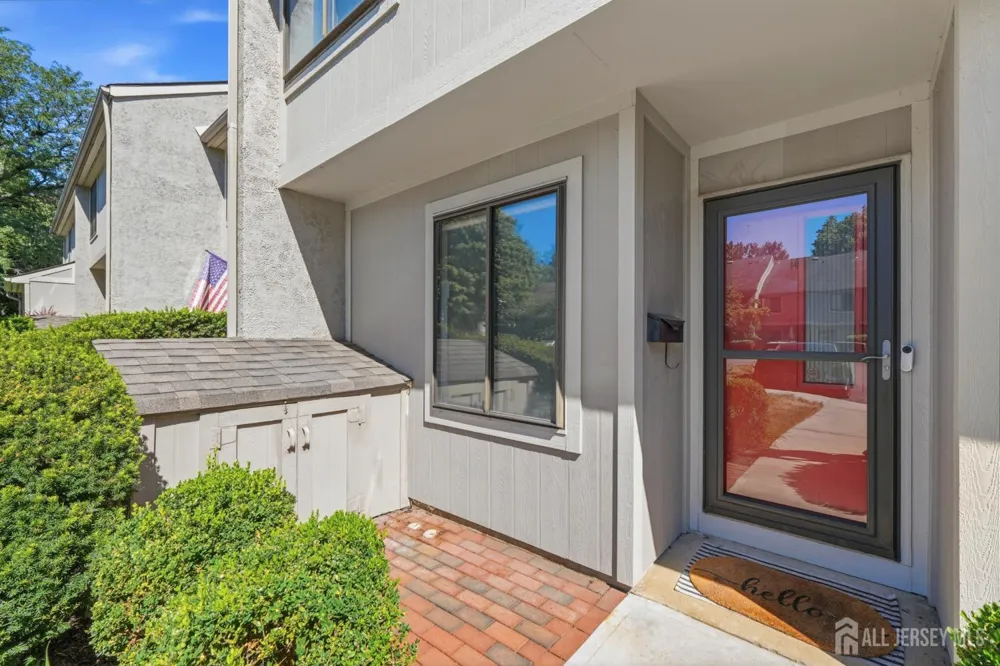 37 Irongate Metuchen, NJ 08840