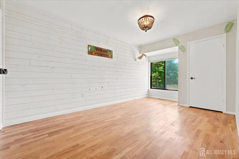 37 Irongate Metuchen, NJ 08840