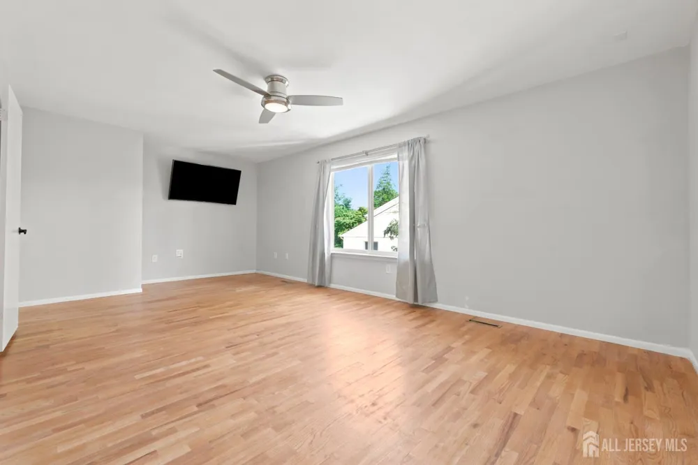 37 Irongate Metuchen, NJ 08840