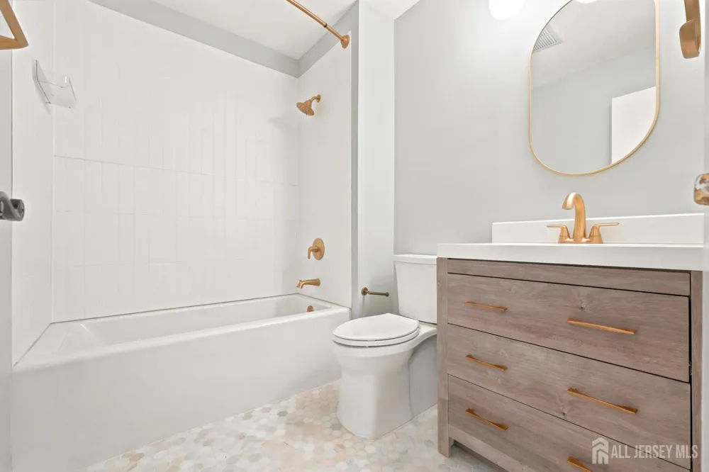 37 Irongate Metuchen, NJ 08840