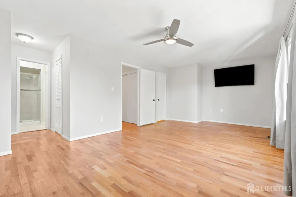 37 Irongate Metuchen, NJ 08840