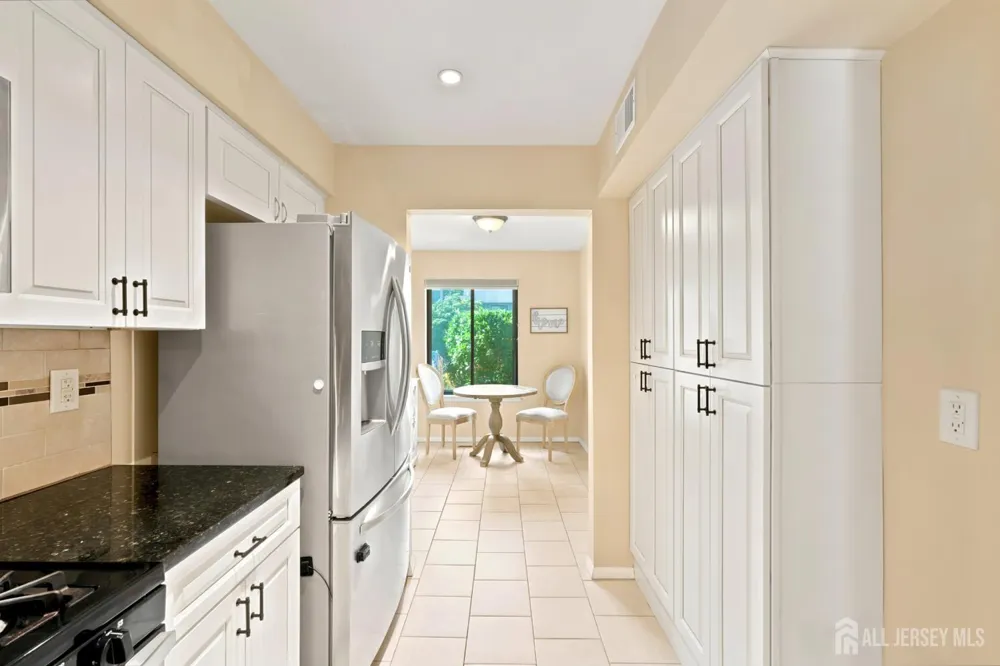 37 Irongate Metuchen, NJ 08840