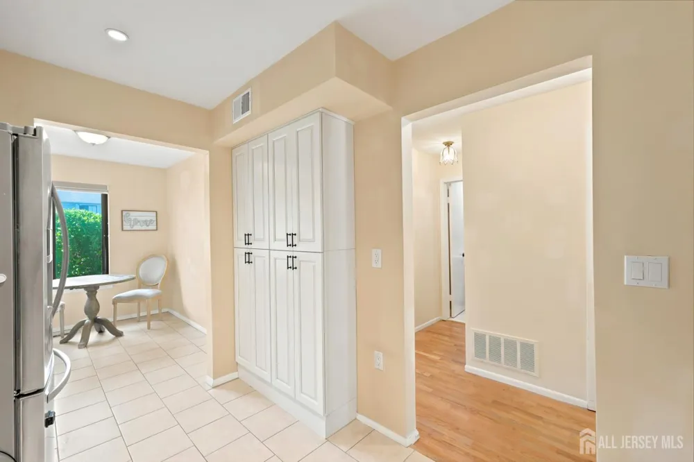 37 Irongate Metuchen, NJ 08840