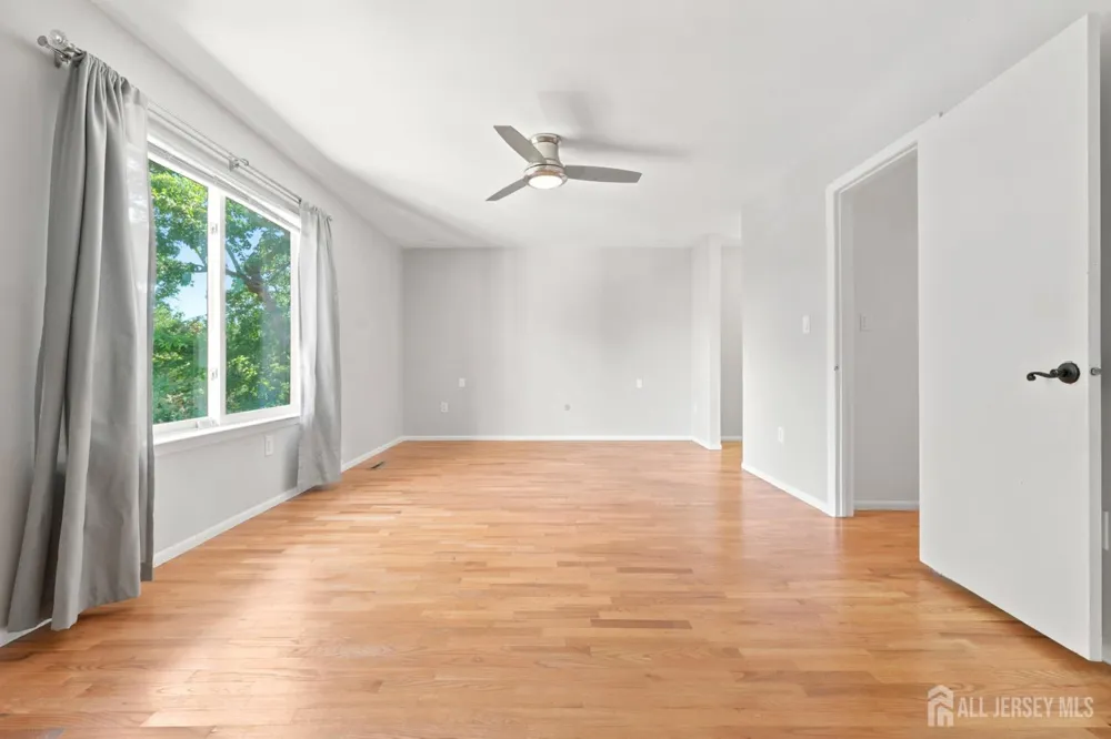 37 Irongate Metuchen, NJ 08840