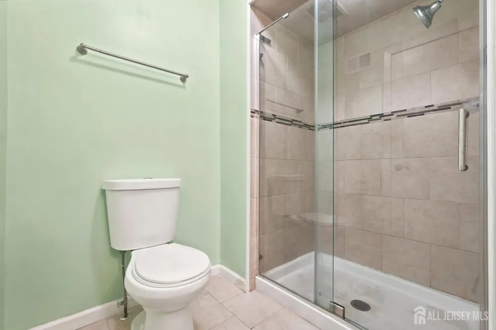 37 Irongate Metuchen, NJ 08840