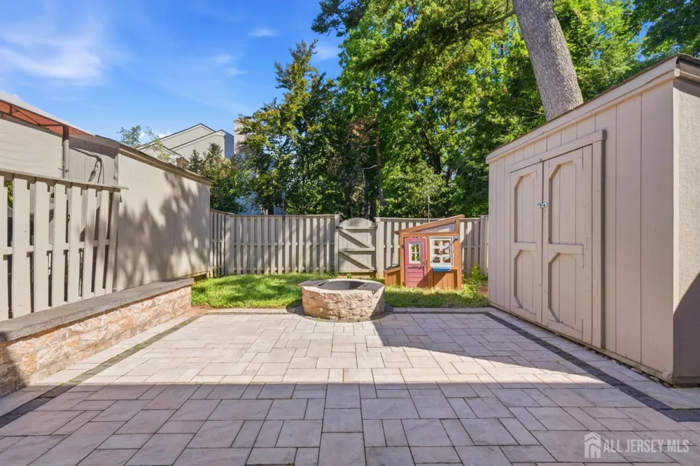 37 Irongate Metuchen, NJ 08840
