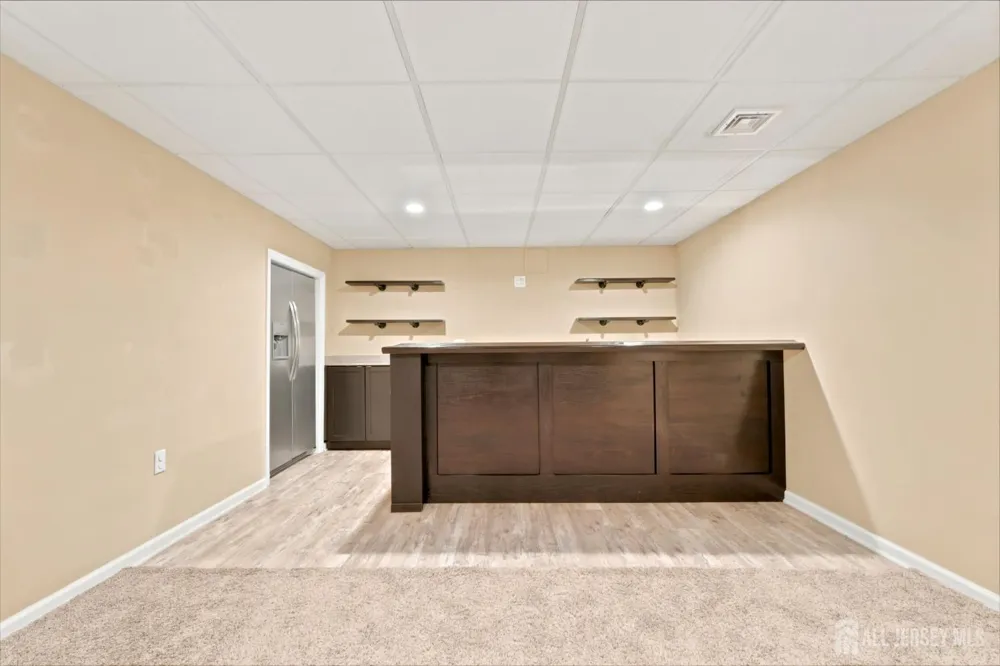 37 Irongate Metuchen, NJ 08840