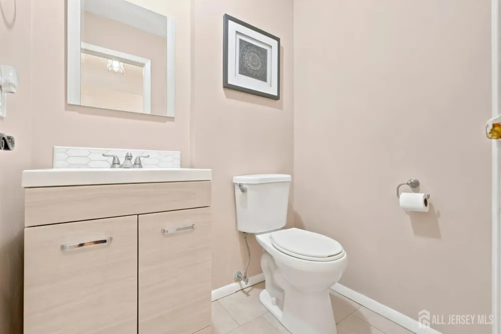 37 Irongate Metuchen, NJ 08840