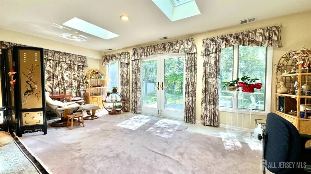 9 Highpoint Drive Edison, NJ 08820