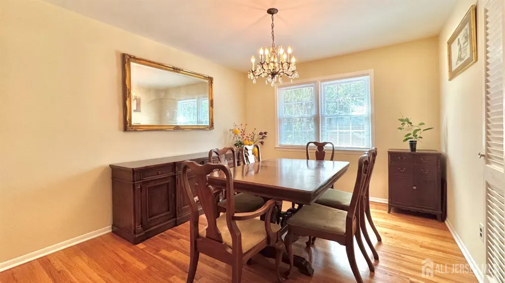 9 Highpoint Drive Edison, NJ 08820