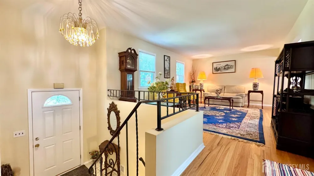 9 Highpoint Drive Edison, NJ 08820