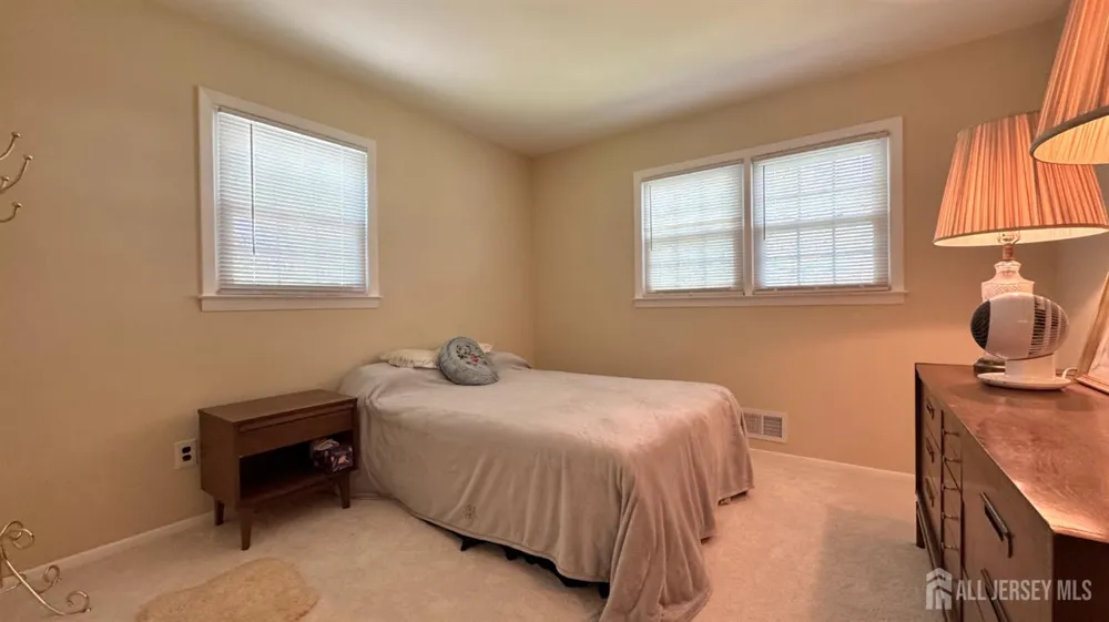9 Highpoint Drive Edison, NJ 08820