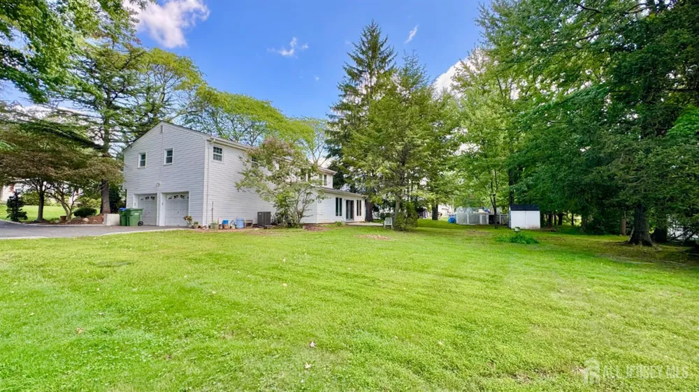 9 Highpoint Drive Edison, NJ 08820