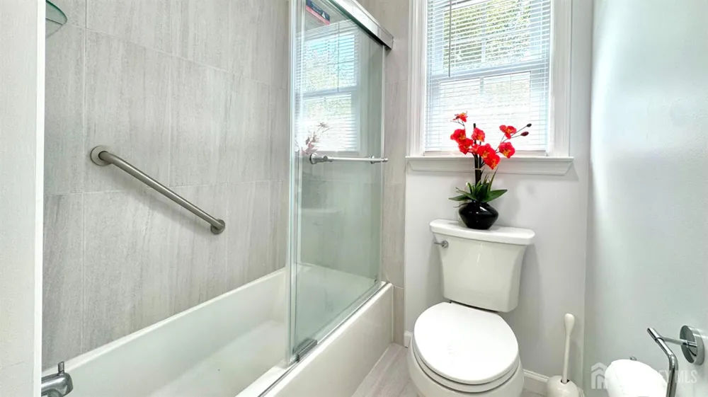 9 Highpoint Drive Edison, NJ 08820