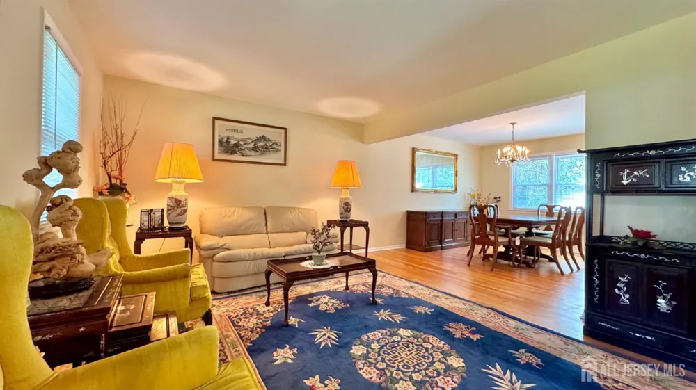 9 Highpoint Drive Edison, NJ 08820