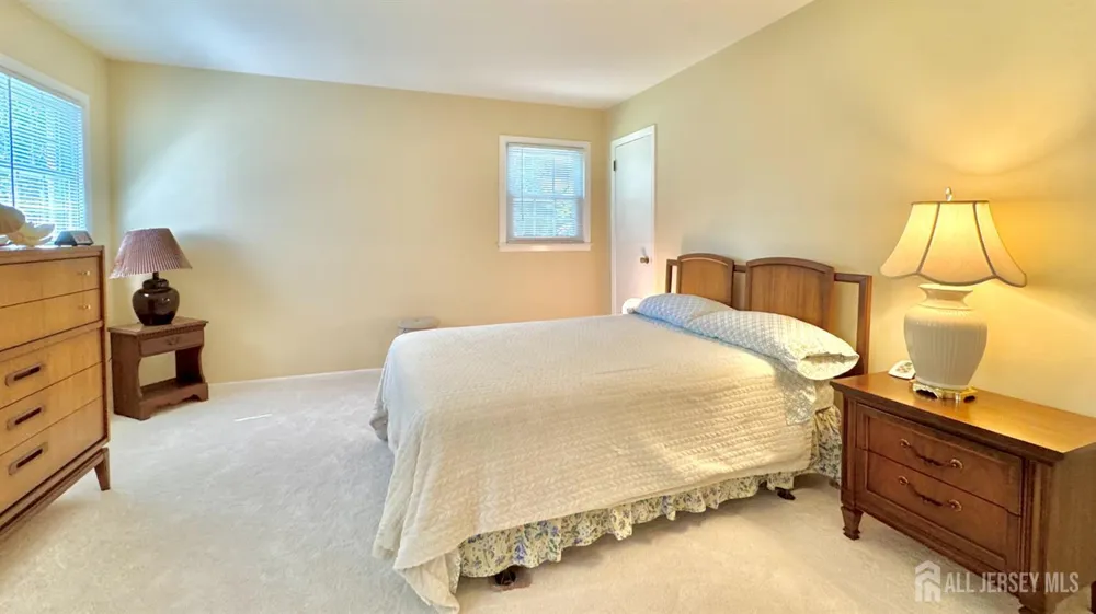 9 Highpoint Drive Edison, NJ 08820