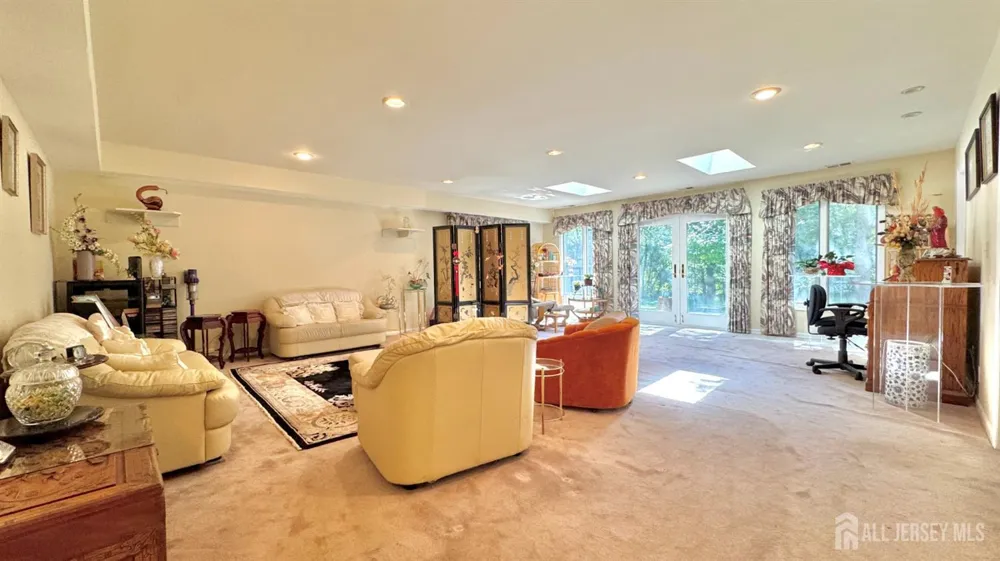 9 Highpoint Drive Edison, NJ 08820